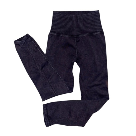 NEW Free People Movement Good Karma Leggings
Leggings - Picture 7 of 9